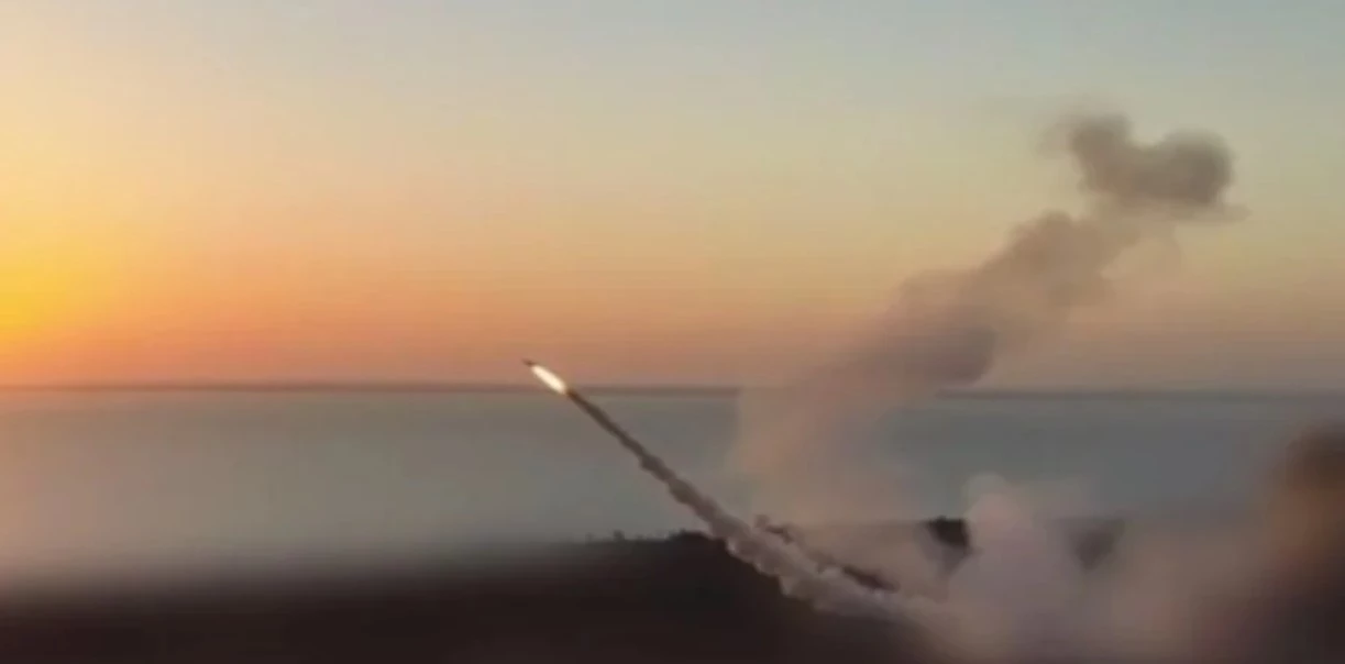 "Фламінго" вдарили по заводу у Чапаєвську: з'явилися кадри пусків ракет