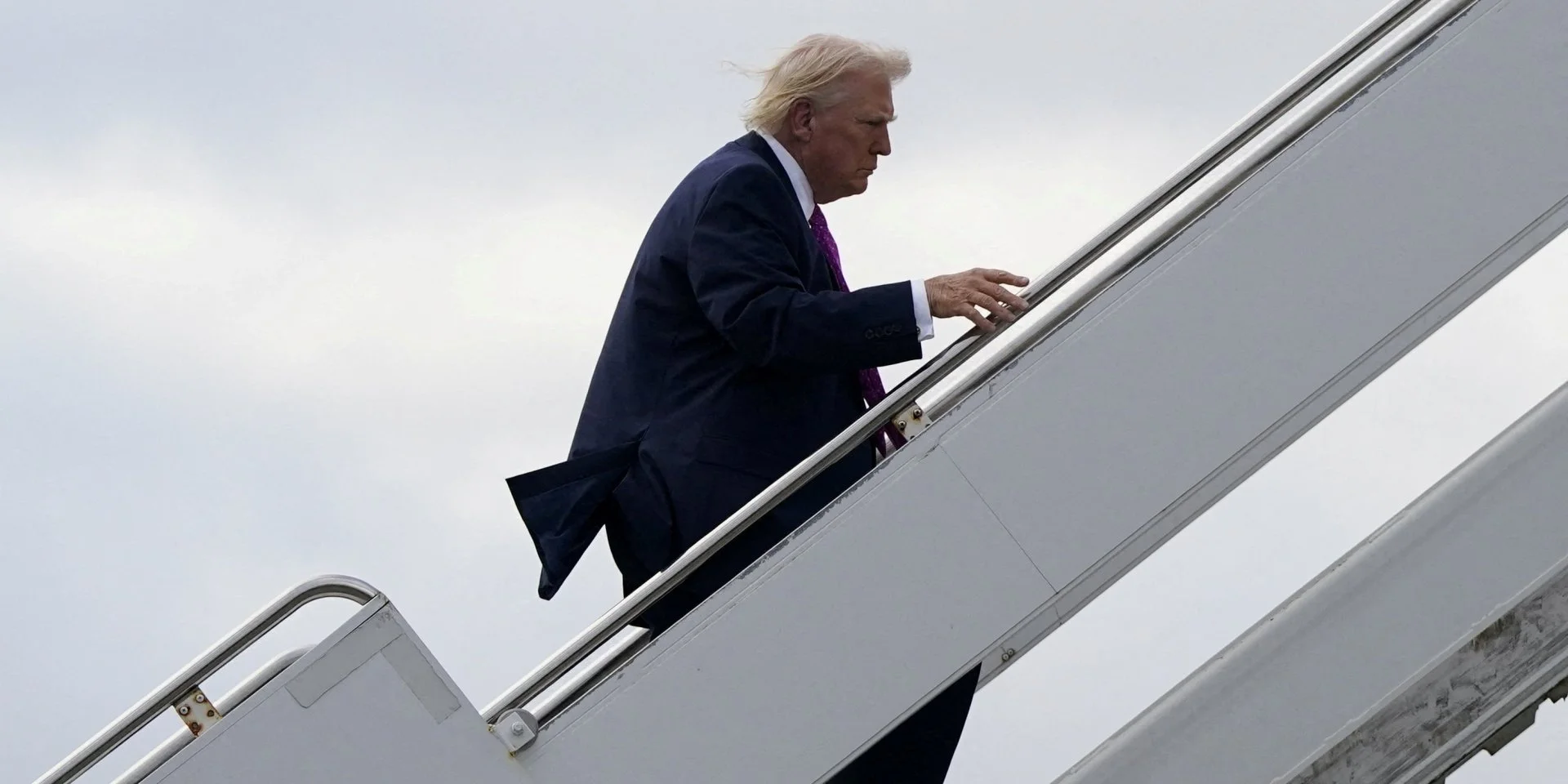 Крупный аэропорт во Флориде переименуют в честь Трампа