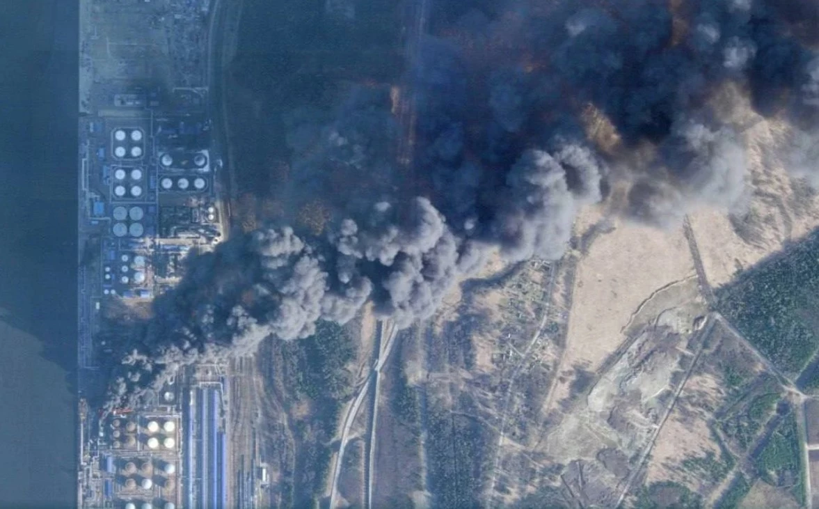 Дрони вивели з ладу один із найбільших НПЗ РФ мінімум на місяць, – Reuters