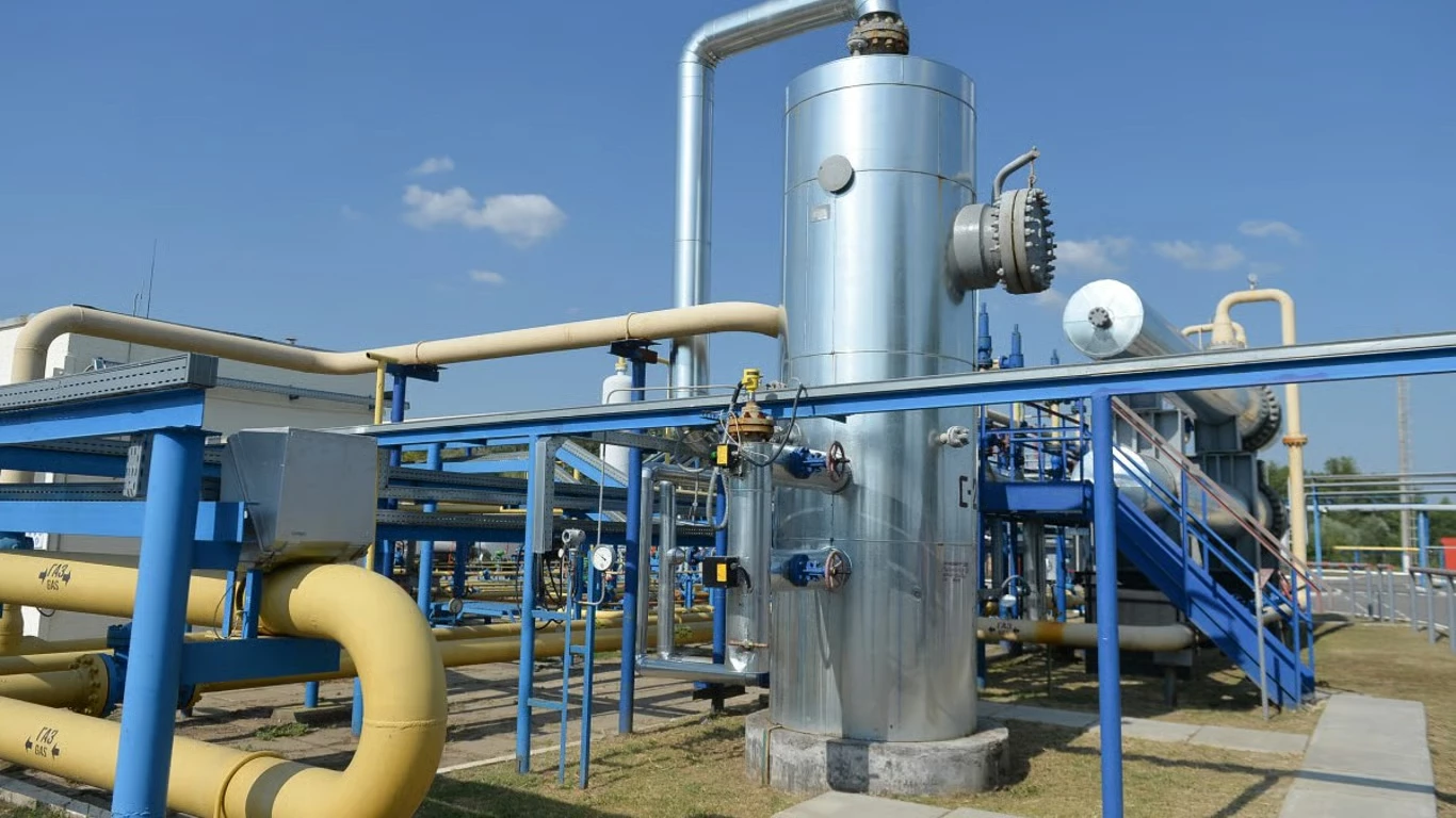 Украина с 1 апреля сократила импорт газа и прекратила его поставки, - СМИ