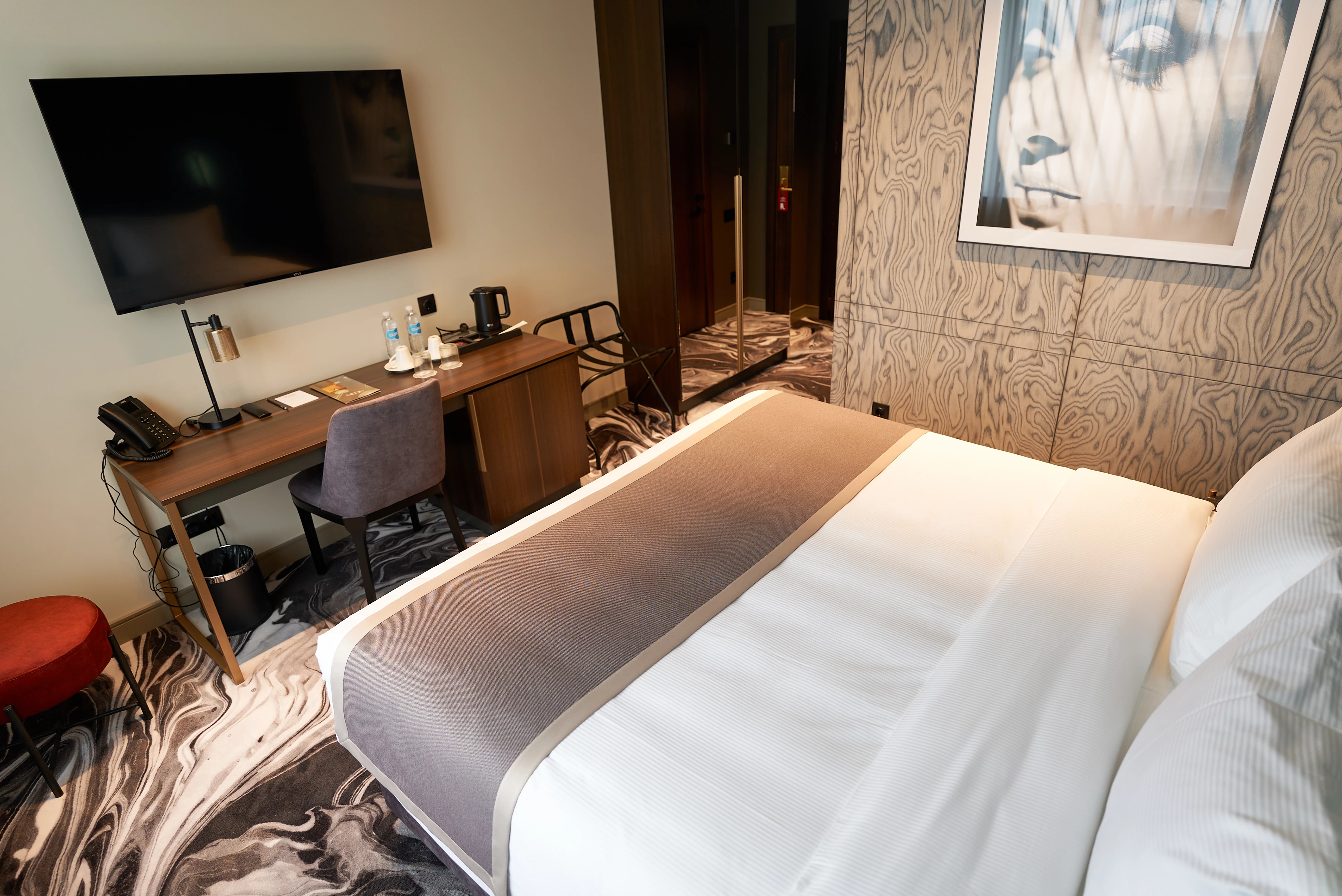 Туристи назвали найнепотрібніші речі в готельних номерах: що найбільше дратує