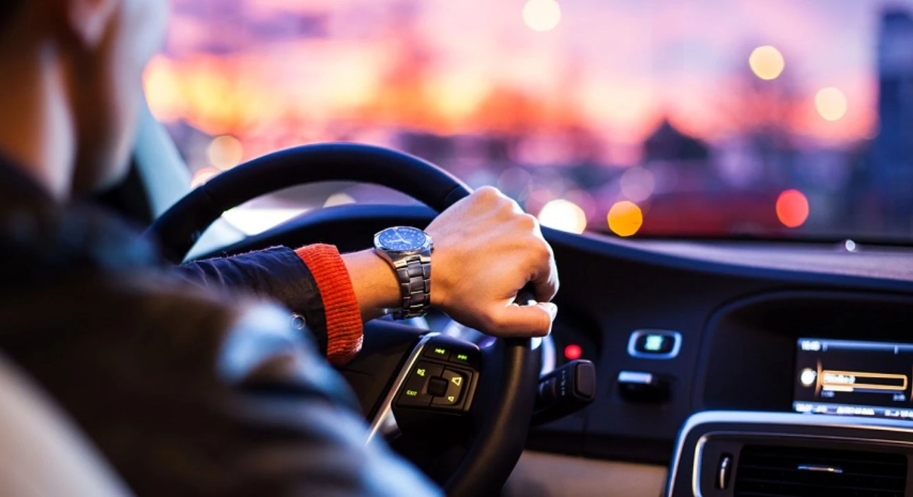 У Китаї вигадали, як не дати водіям заснути за кермом: технологія вже працює
