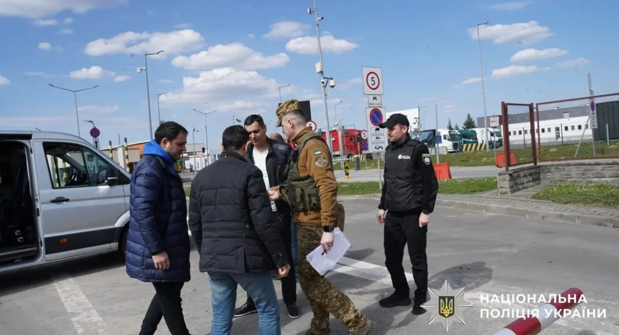 Украина выдворила в Азербайджан бывшего учителя, который приехал воевать на стороне РФ и попал в плен
