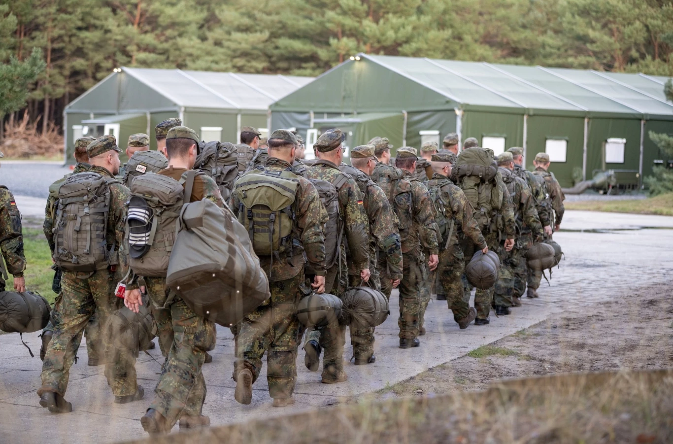 Военная служба в Бундесвере: молодежь массово выбирает путь "отказов", – DW