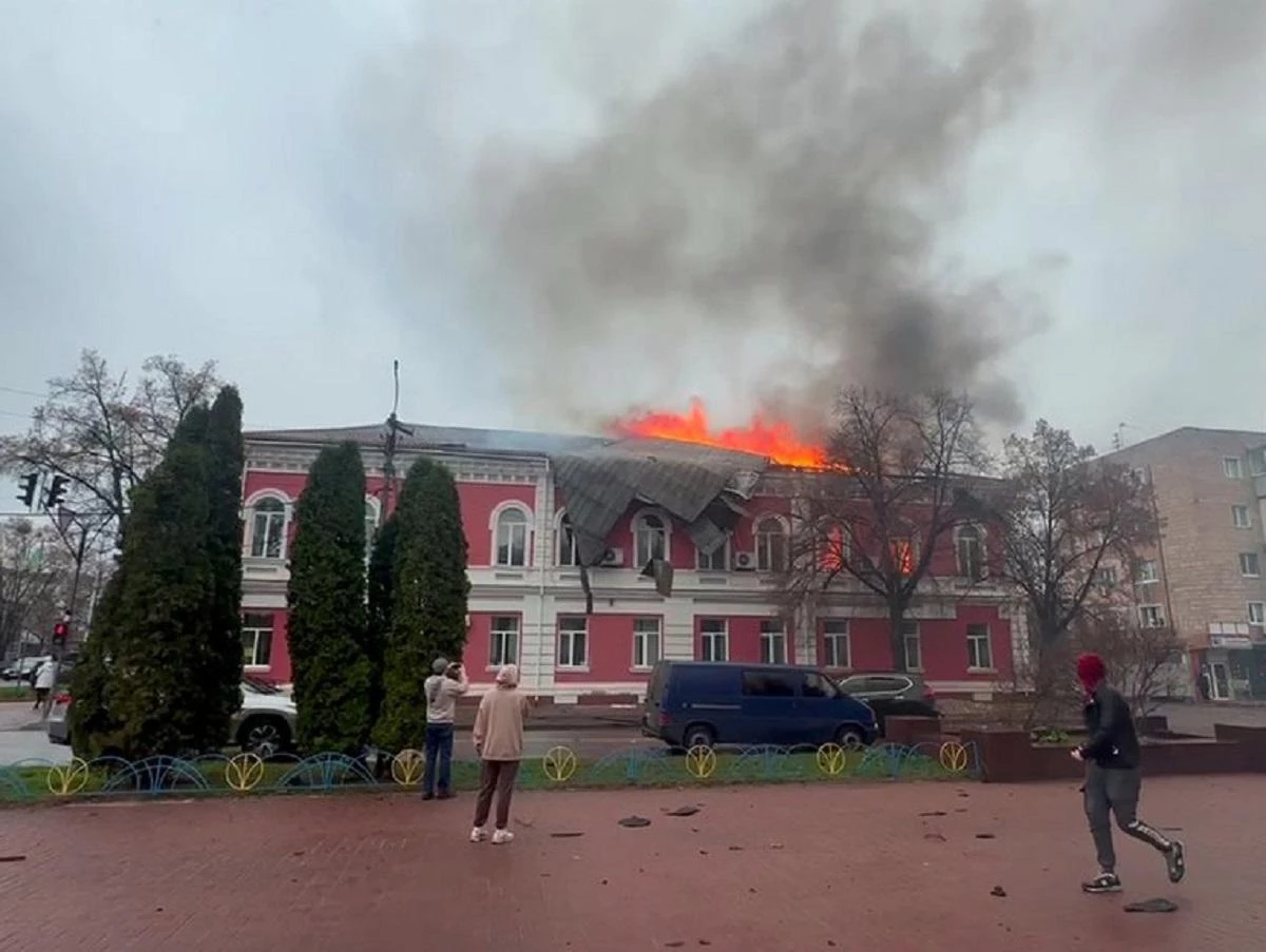 Россия атаковала Прилуки в Черниговской области, в мэрии возник пожар