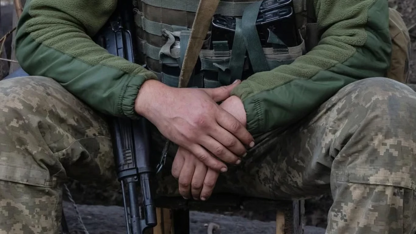 Треть мобилизованных самовольно покидает часть, - военный