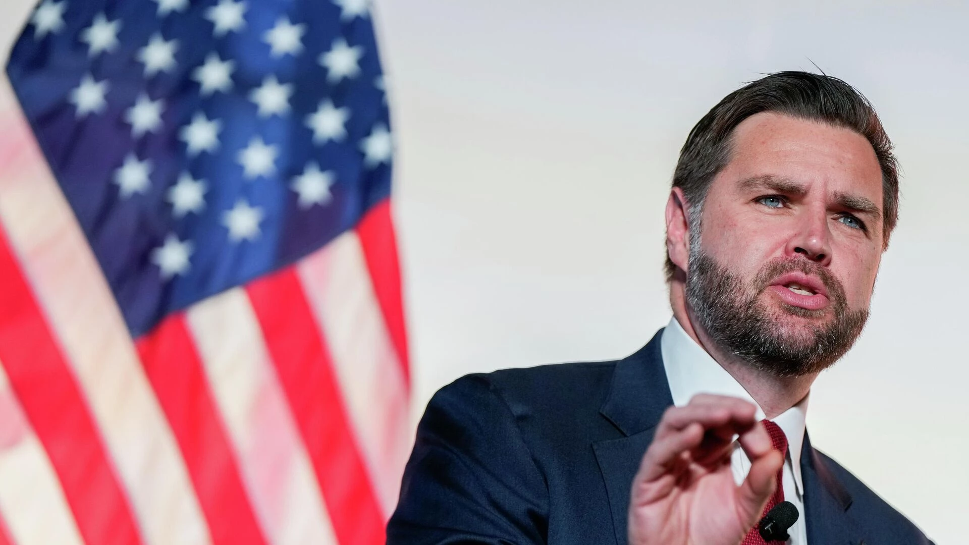 Джей Ди Вэнс заявил, что очень гордится тем, что США прекратили финансирование Украины