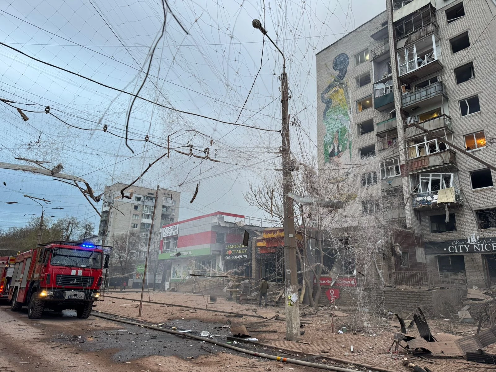 Россия сбросила ФАБ-1500 на центр Славянска, разрушена историческая достопримечательность