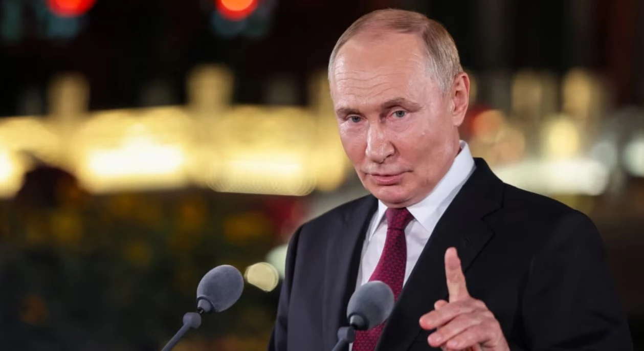 Путин в начале войны "отменил" конституцию РФ: тайным указом