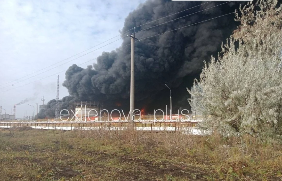 Дроны атаковали НПЗ в Самарской области: взрывы раздавались в Новокуйбышевске