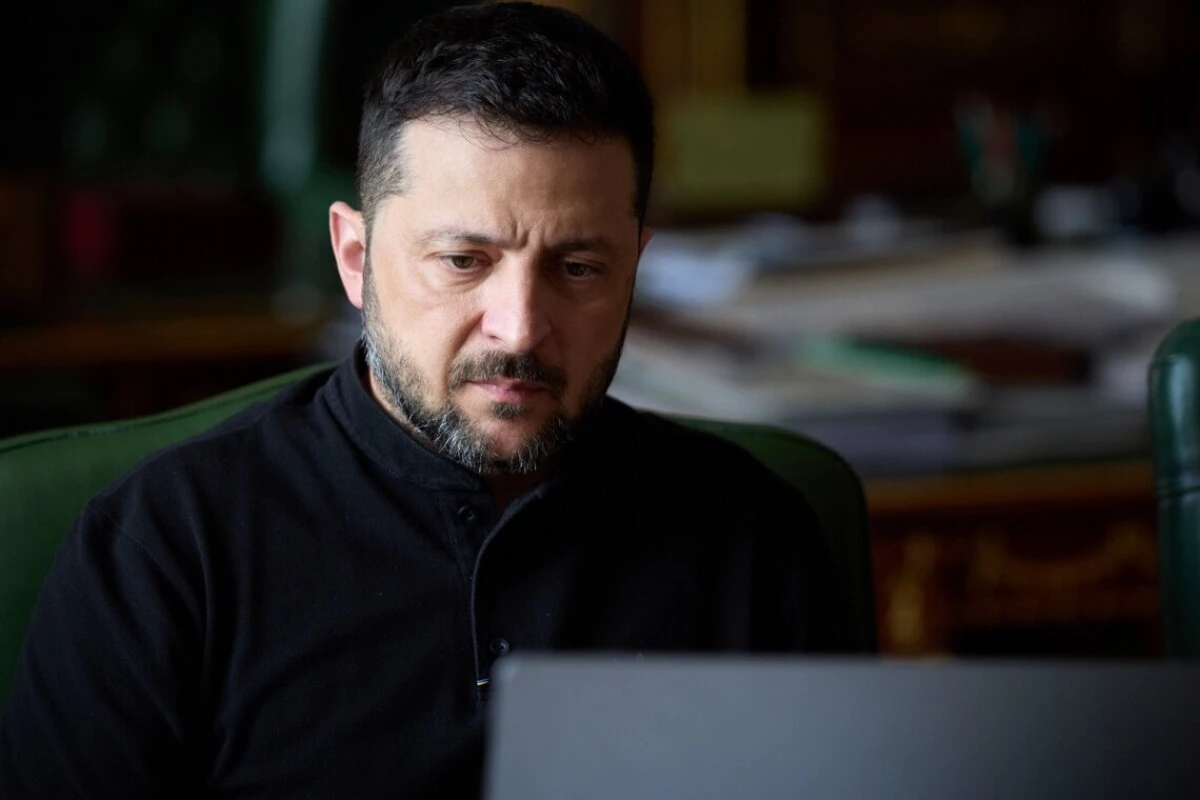 Зеленский подал в Раду законопроекты о продлении мобилизации и военного положения