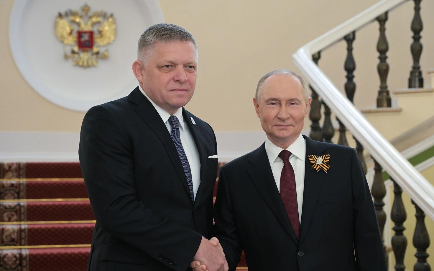 Фицо во время визита в Москву передаст Путину "послание" от Зеленского