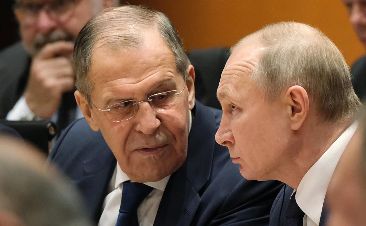Ближайшее окружение Путина подталкивает его к прекращению войны в Украине, - историк