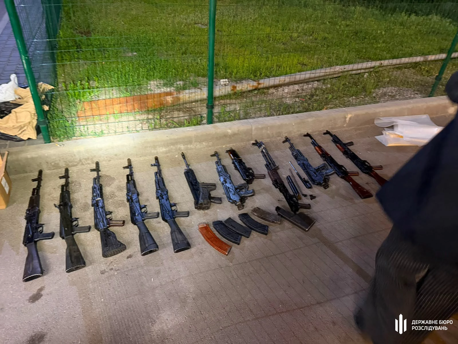 У Кропивницькому правоохоронець із братом торгували зброєю та були громадянами РФ, - ДБР