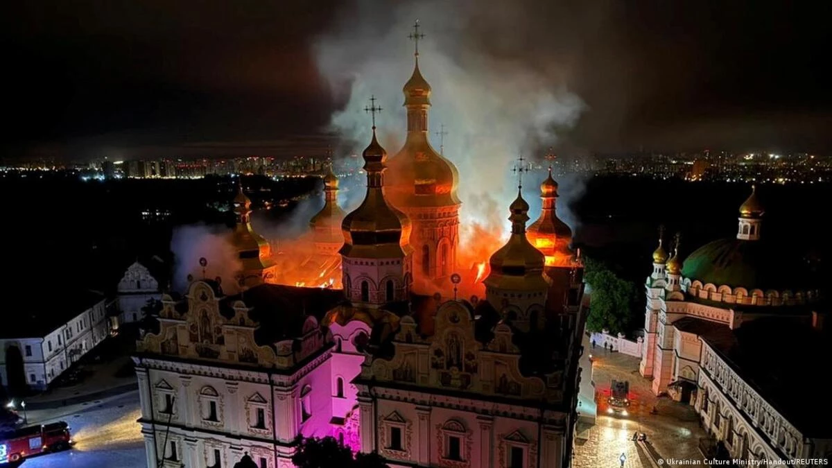 Києво-Печерську лавру закрили для відвідувачів після нічного удару