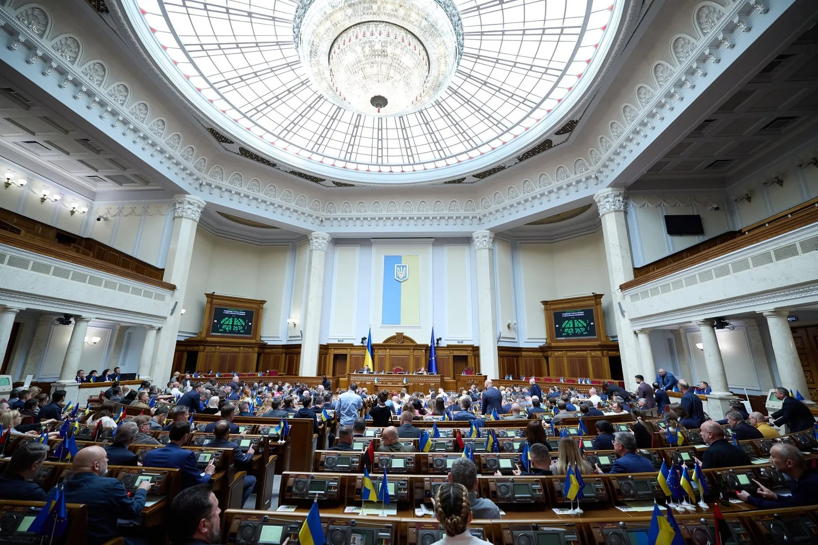 Украинцы ожидают большой перезагрузки власти, - результаты опроса