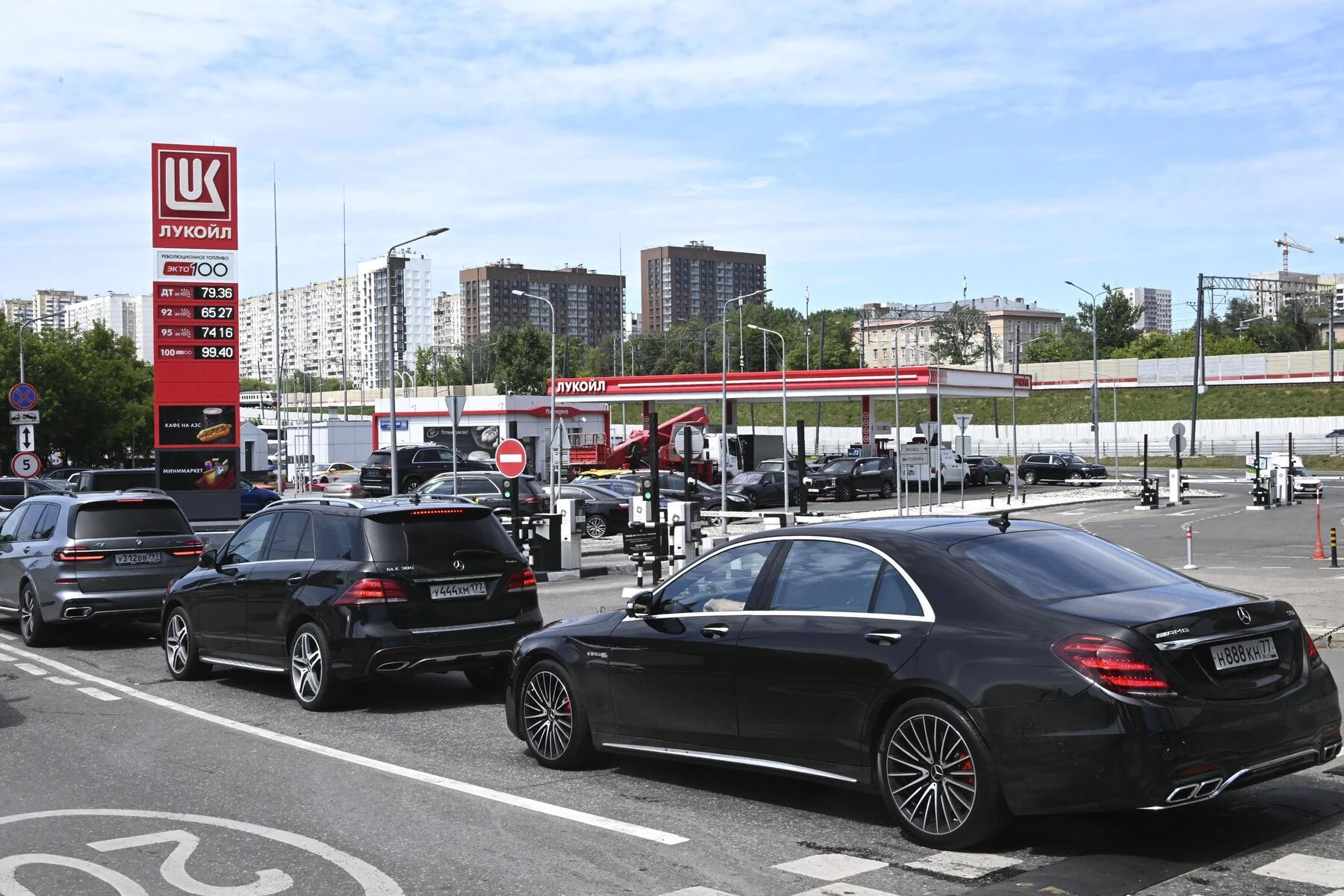Топливный кризис в РФ продолжает углубляться и приобретает все более абсурдные формы, - WELT