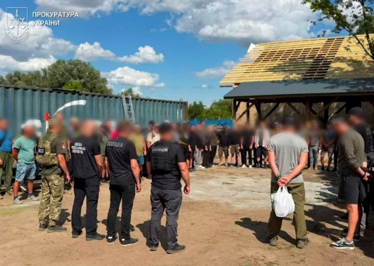 В Одесской области 83 военных строили дом для командира части