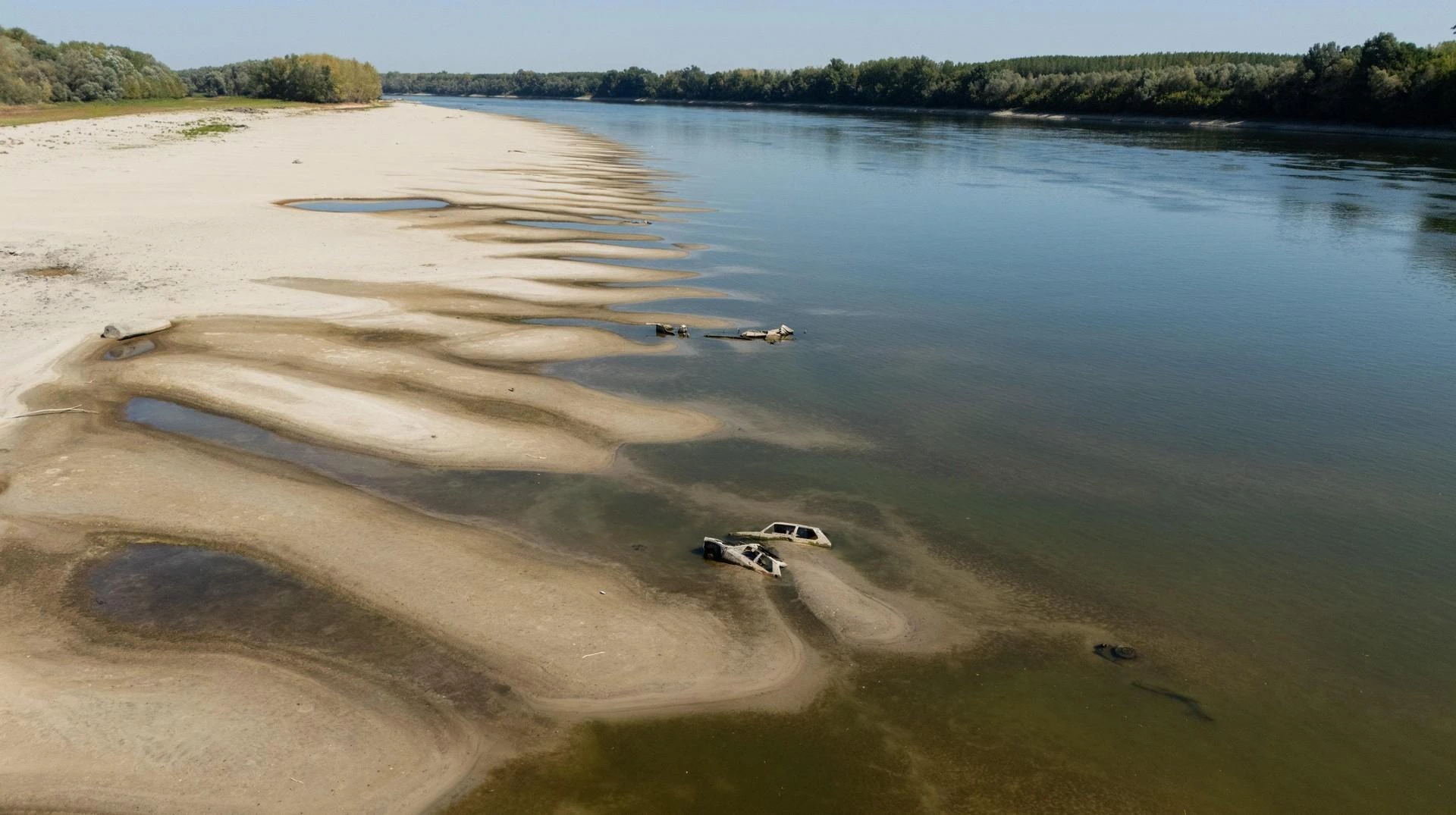 В реках и озерах Украины фиксируются рекордно низкие уровни воды