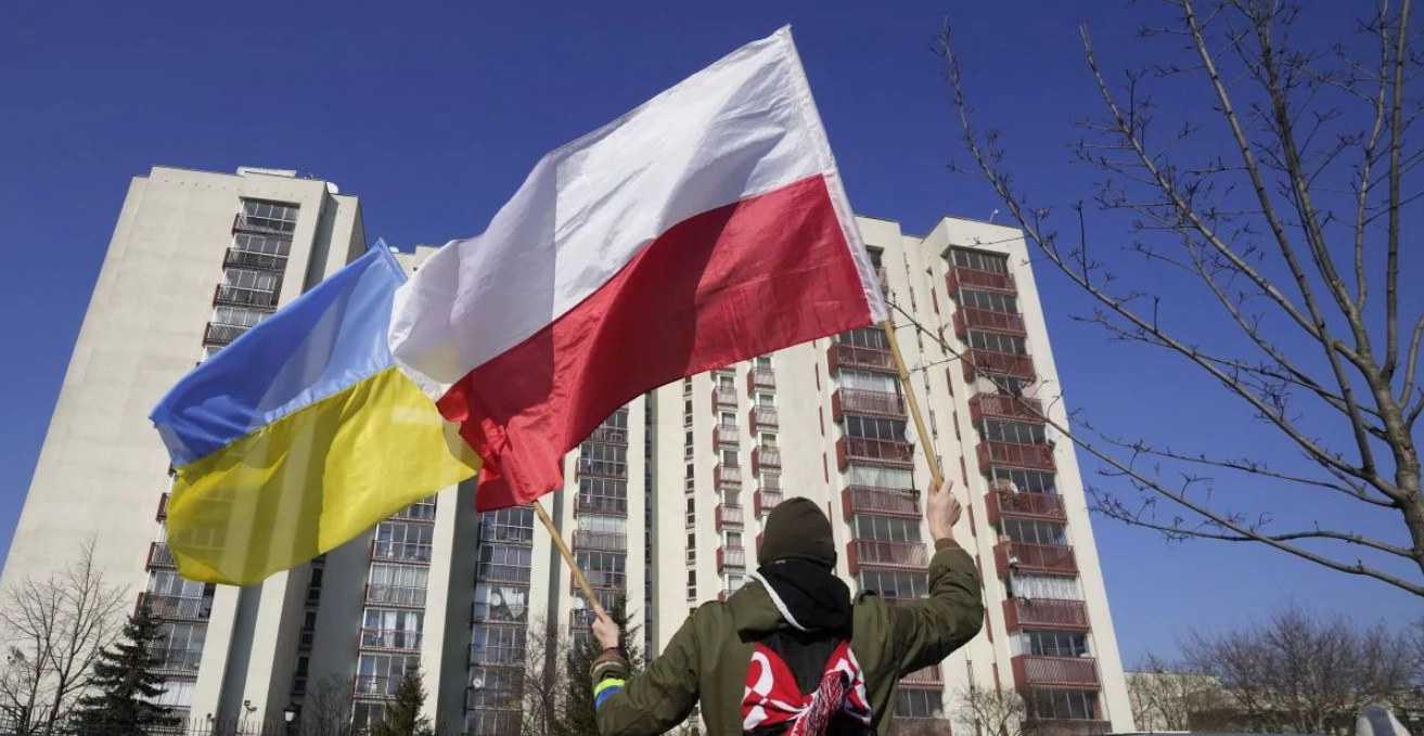 В Польше предлагают высылать нелегально работающих украинцев призывного возраста