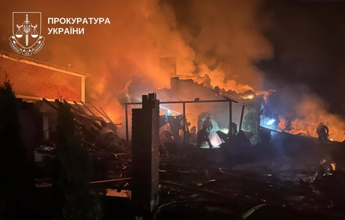 Погибли дедушка, бабушка и их трехлетний внук: подробности удара по Киевской области