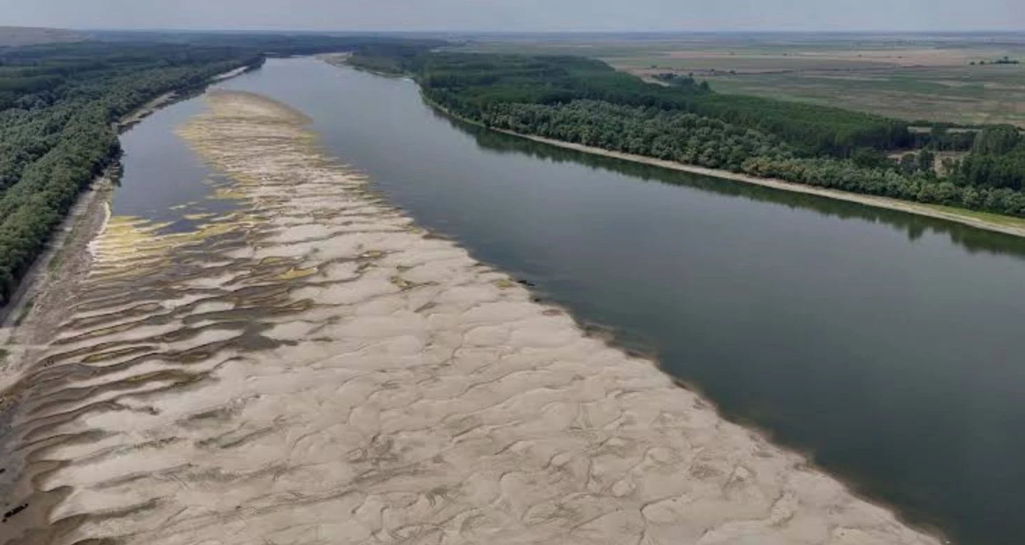 Зникнення малих річок, посуха та цвітіння Дніпра: метеоролог попередив про масштабний дефіцит води в Україні