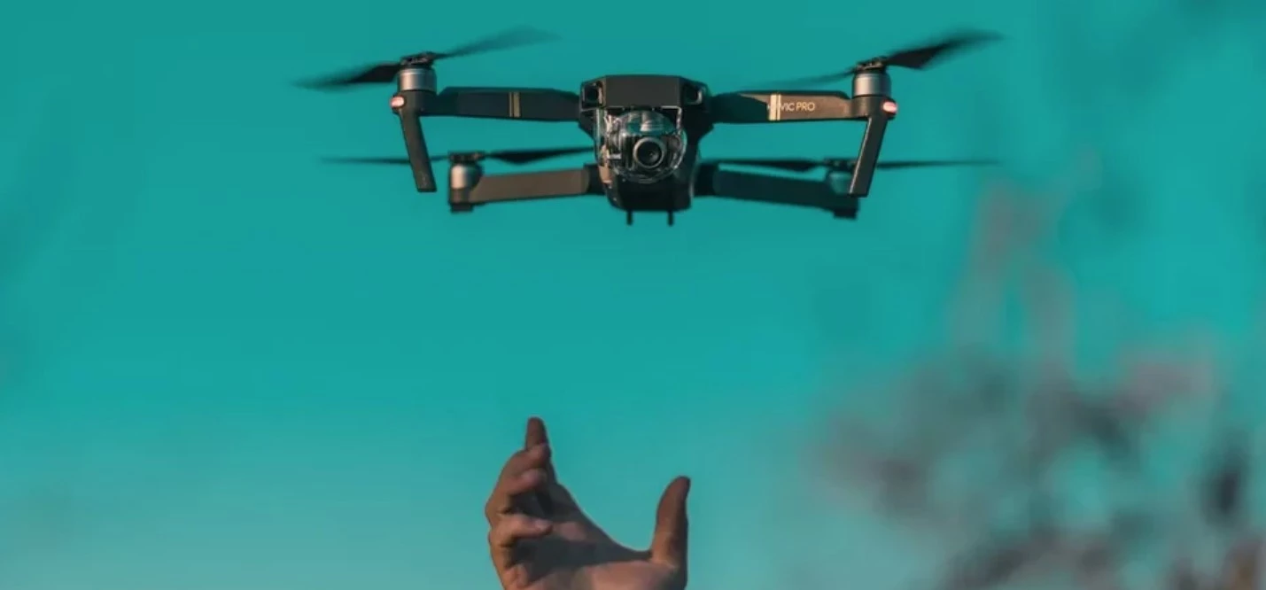 Удар FPV-дрона по Черниговщине: ранены трое местных жителей, один — в тяжелом состоянии
