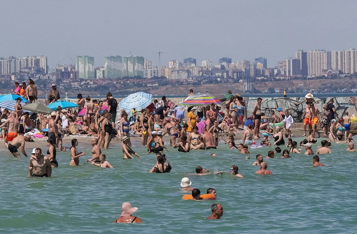 В Украине проверили качество воды на пляжах: где можно купаться