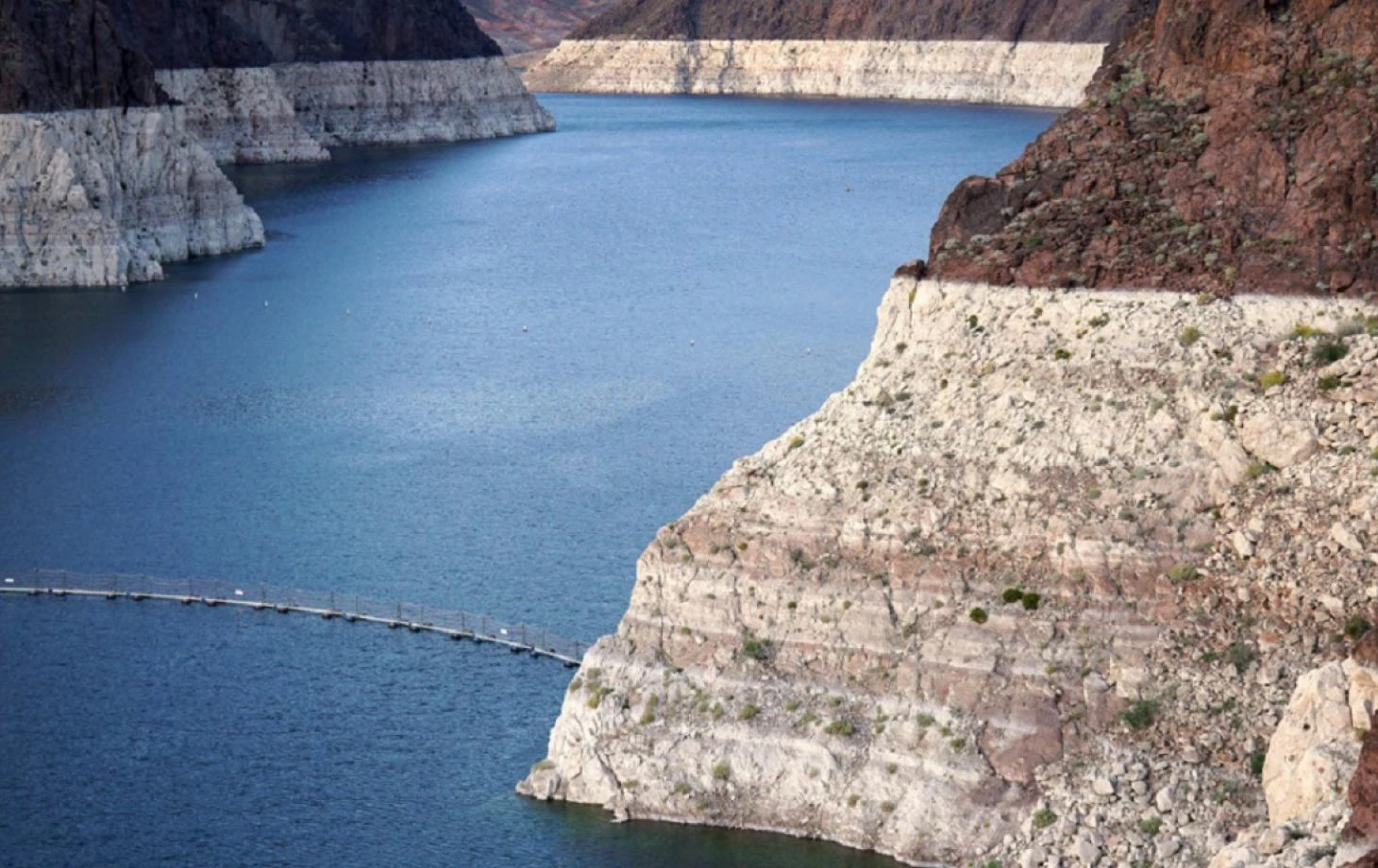 В крупнейшем водохранилище США уровень воды достиг рекордно низких показателей