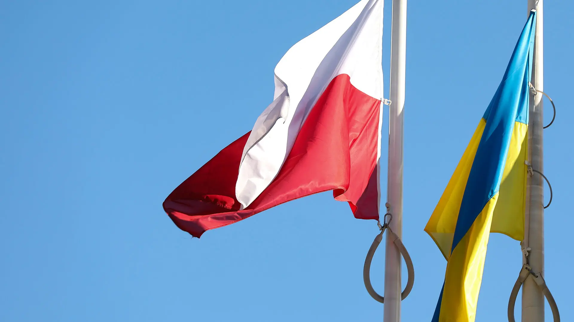 В Варшаве украинке выбили передние зубы из-за акцента