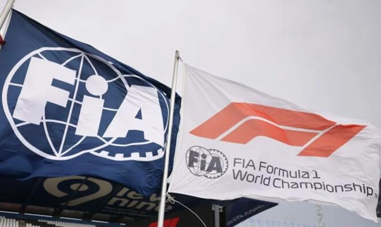 Прапори та гімни повертаються: FIA та World Archery зняли всі обмеження з російських спортсменів
