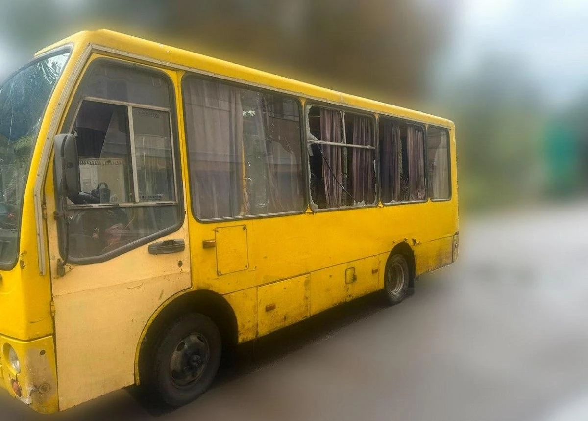 Дрон атакував маршрутку у Херсоні, є загиблі