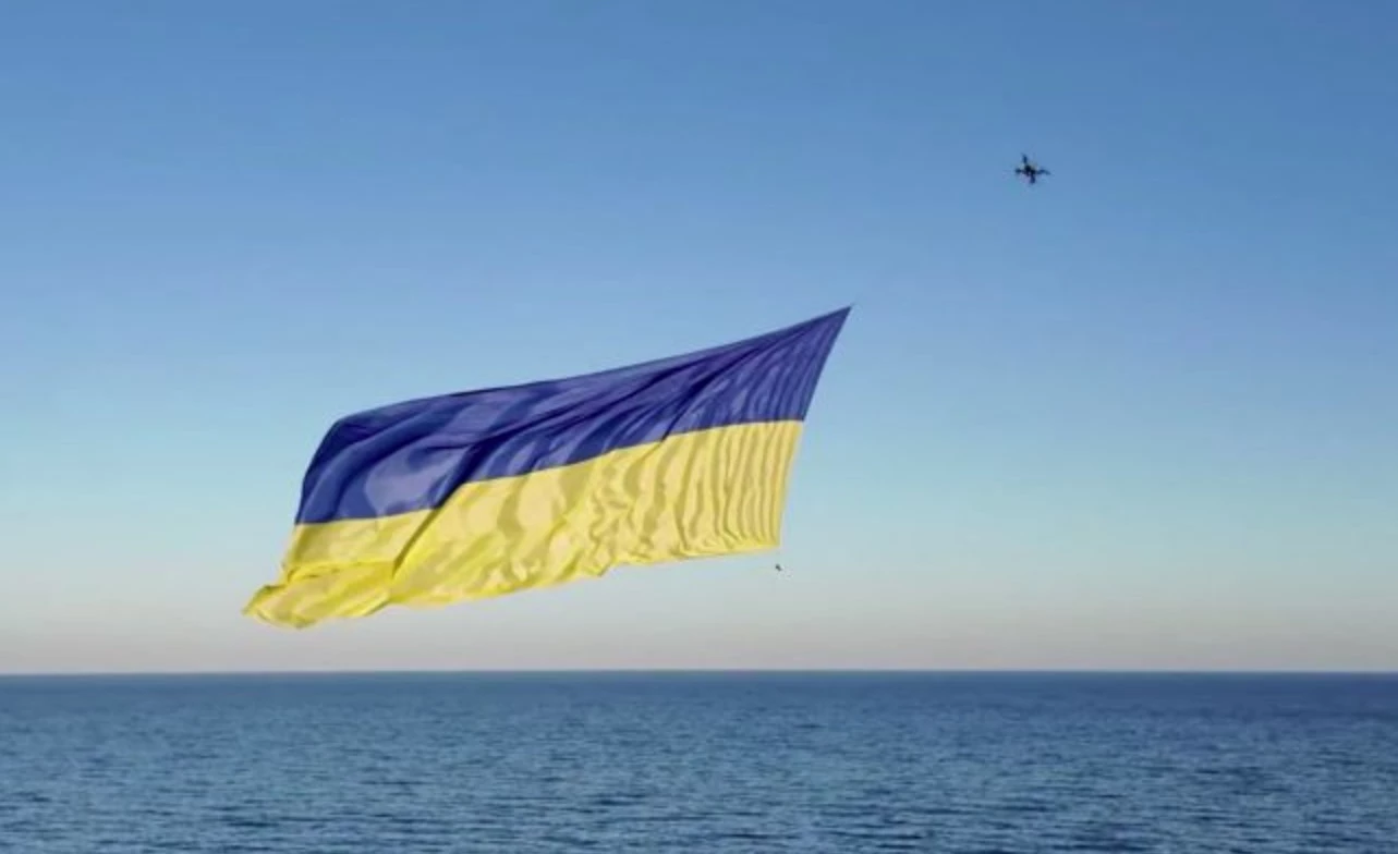 Прапор України над Чорним морем: прикордонники встановили рекорд на Одещині