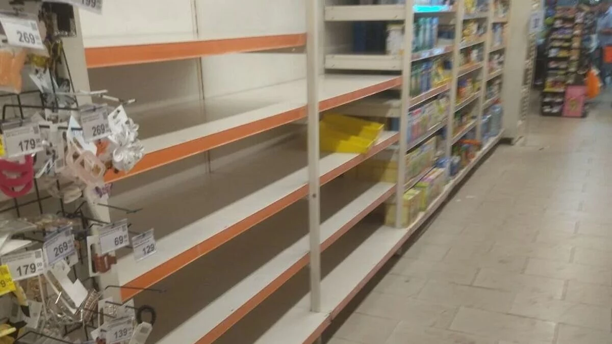 Полки могут опустеть: какие товары исчезнут после вражеских ударов по складам