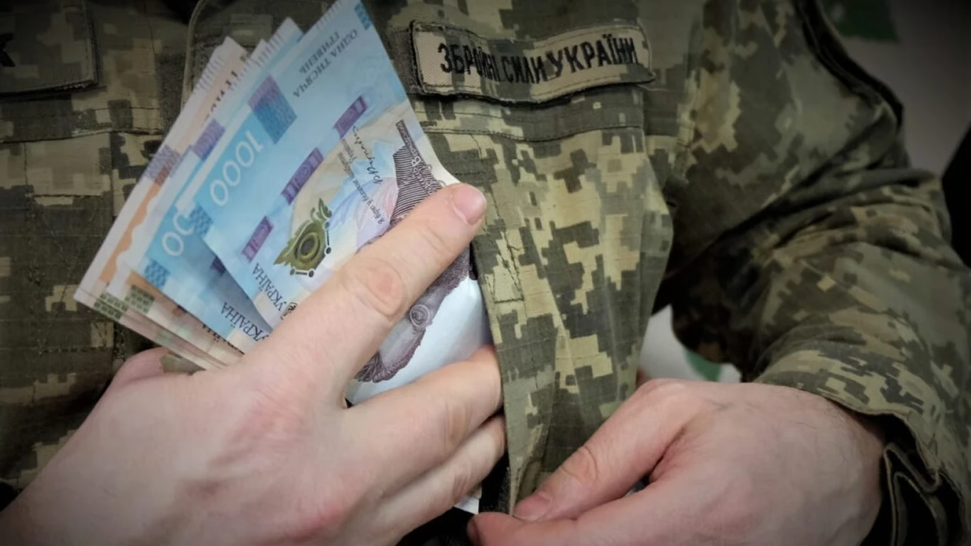 У бюджеті не вистачає грошей на зарплату військовим, - нардеп