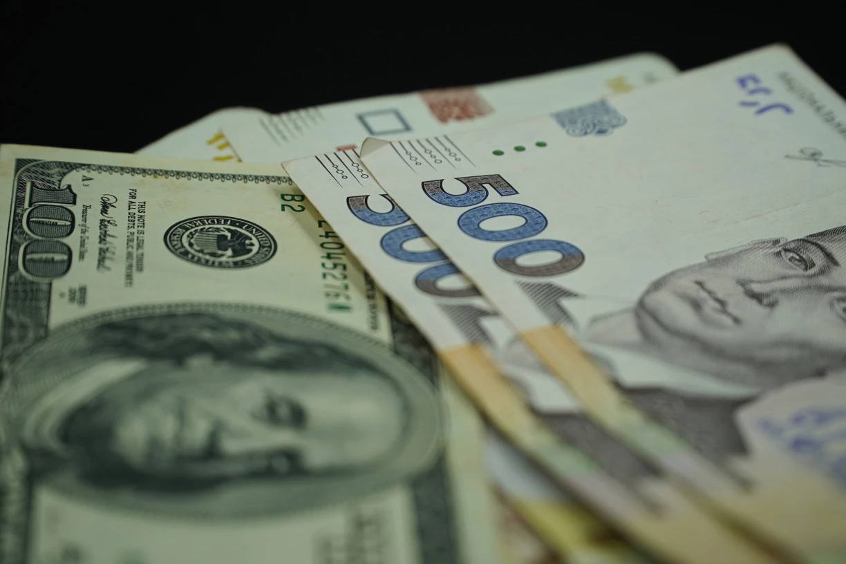Курс валют: сколько стоят доллар и евро 27 августа