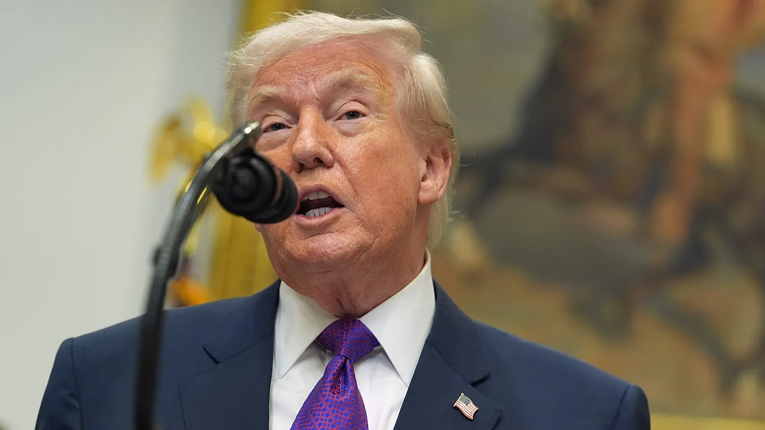 Трамп объявил в США чрезвычайное положение :для защиты энергетики