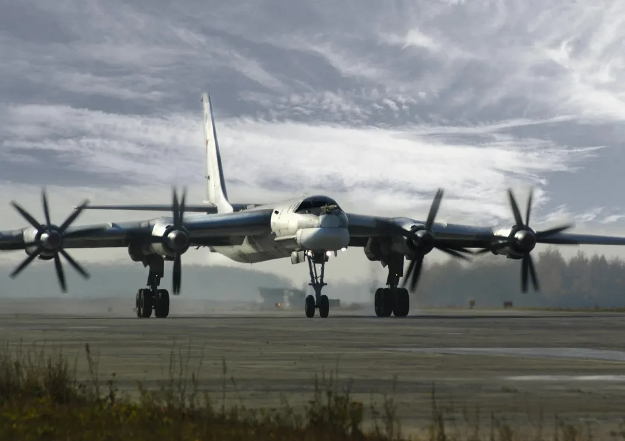 Дрони СБУ вразили Ту-95МС у російському Енгельсі, – Зеленський