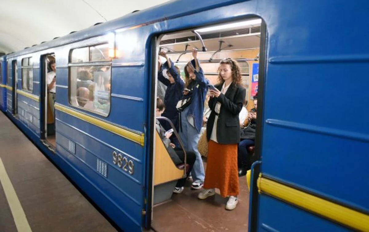 У Києві о 9.00 на хвилину зупинять метро та наземний транспорт
