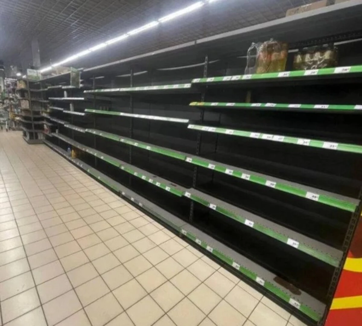 Пустые полки в магазинах: будет ли дефицит продуктов