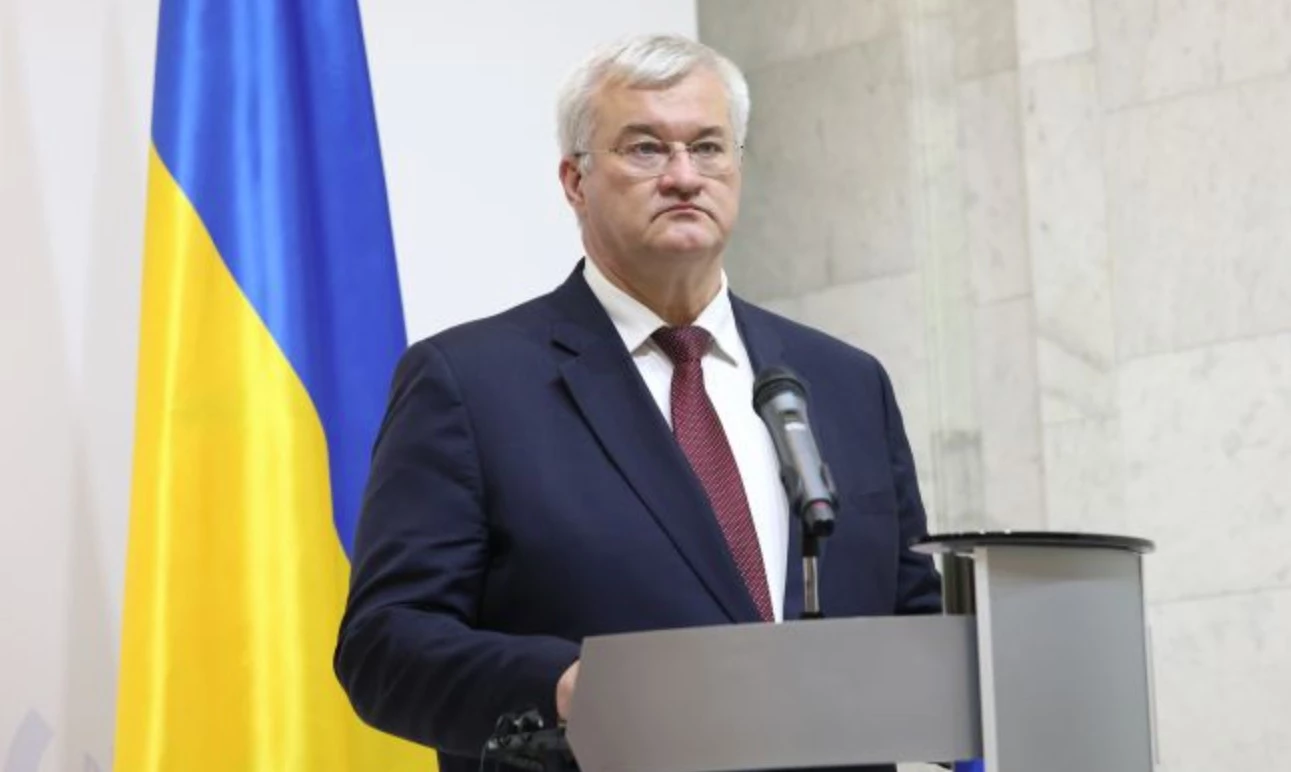 «Война возвращается домой»: МИД Украины призвал международные авиакомпании избегать неба России