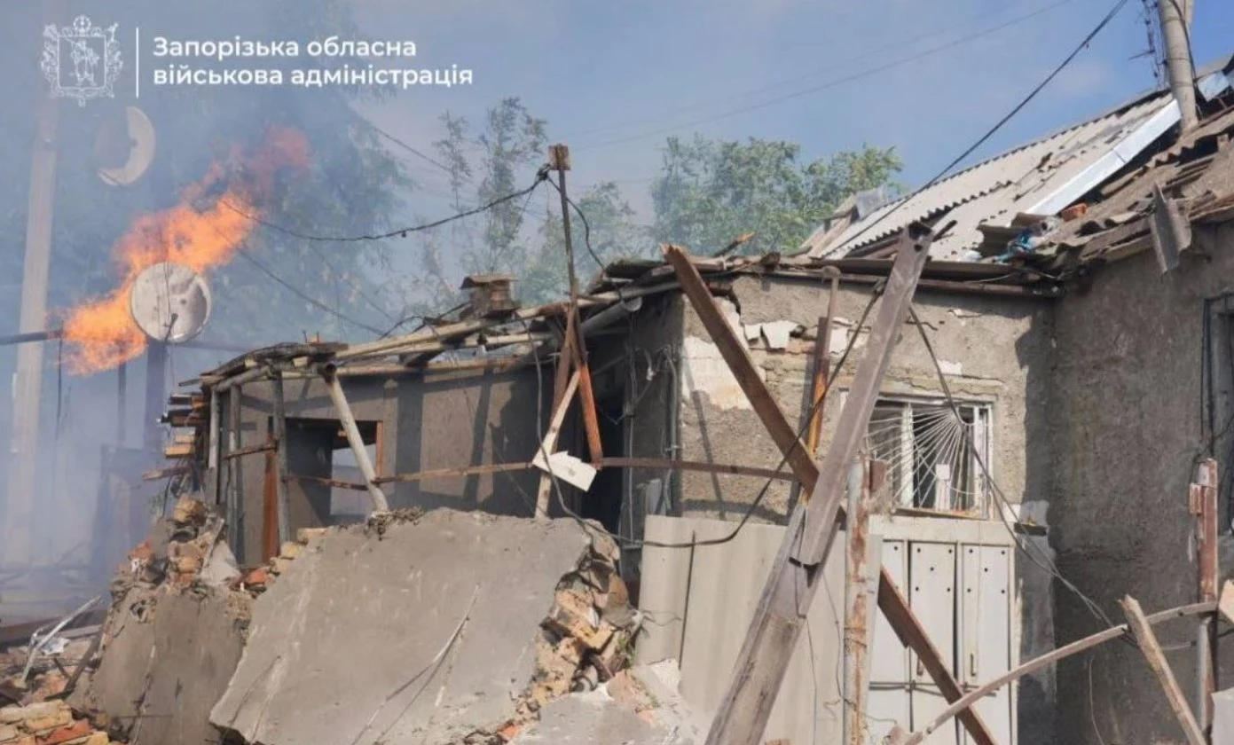 Оккупанты устроили повторные удары по Запорожью, в городе пожары