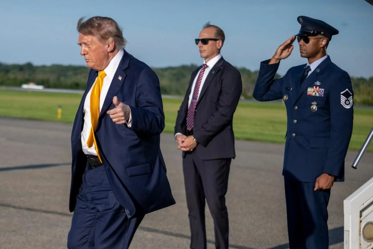Трамп з'явився на публіці з новим кольором волосся