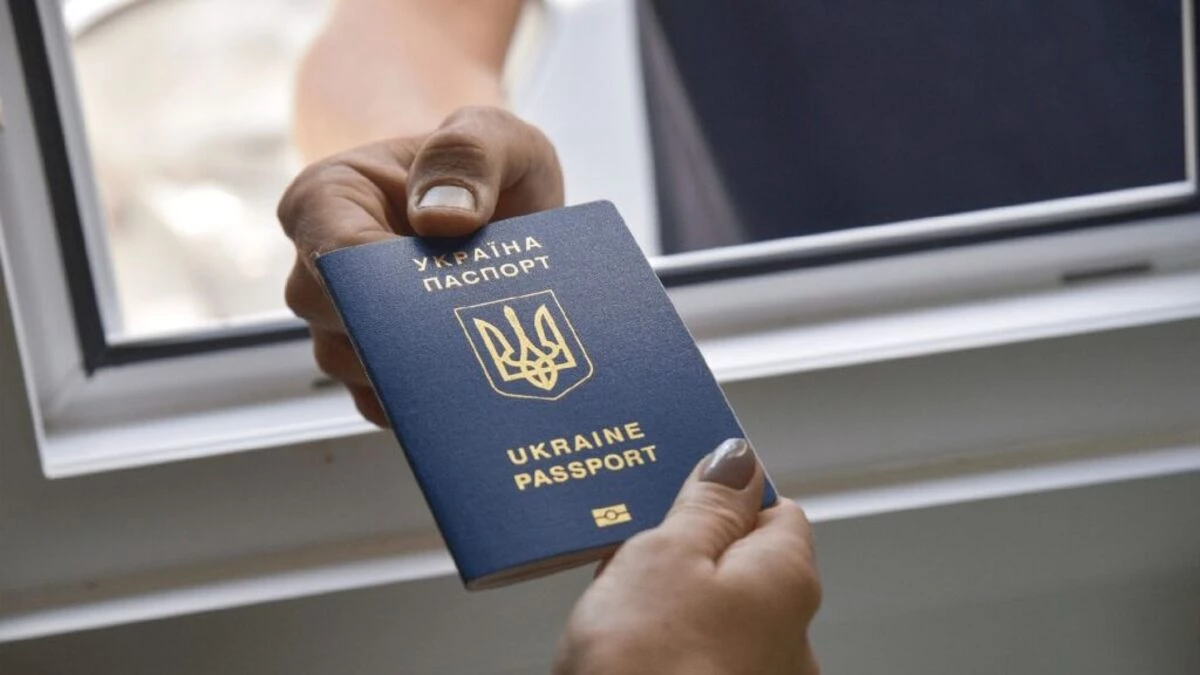 Усиление обстрелов городов: стали ли украинцы больше уезжать за границу
