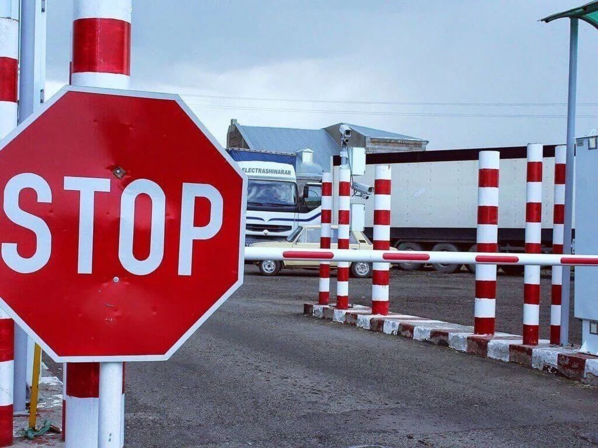 Отток молодежи за границу: работающих мужчин 18–22 лет в Украине становится все меньше