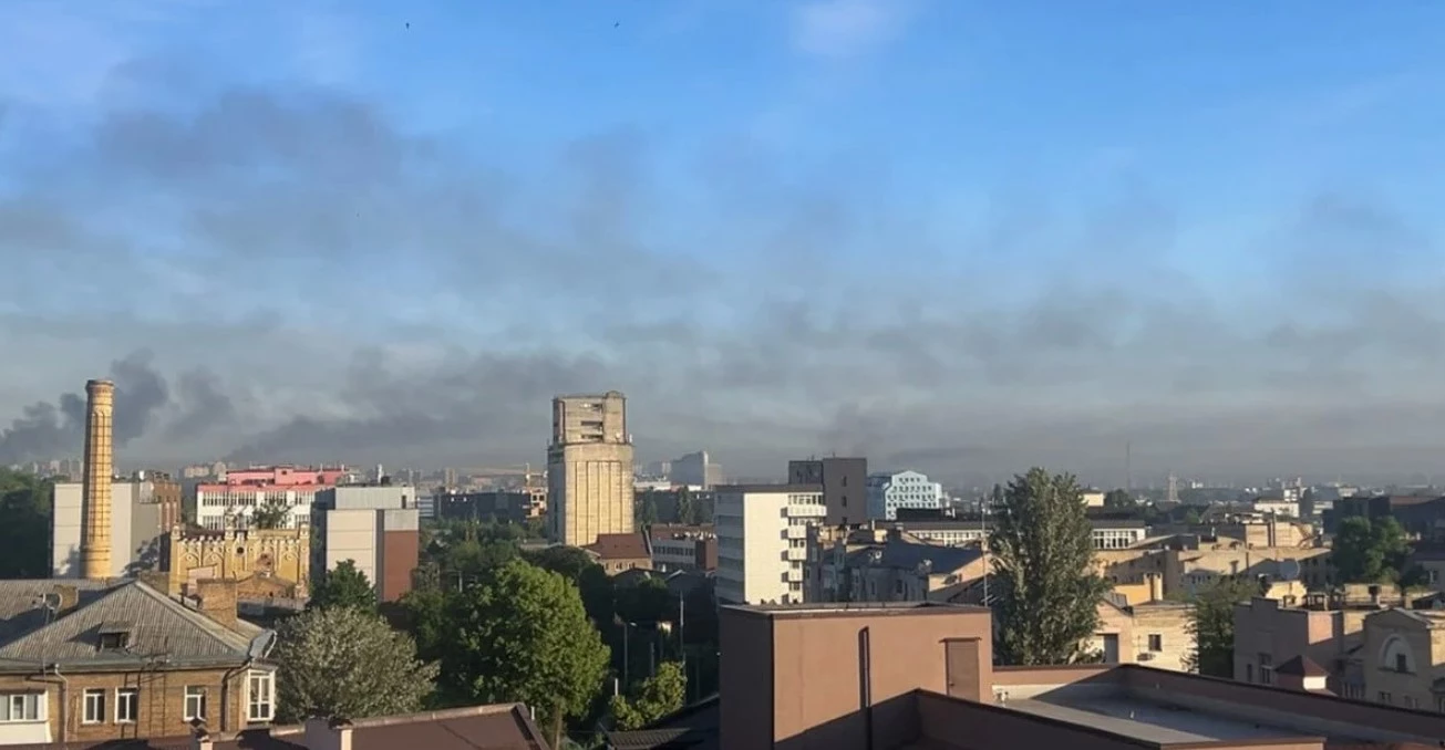 Запах гару та смог у Києві: КМДА попередила про вплив пожеж в області на правий берег