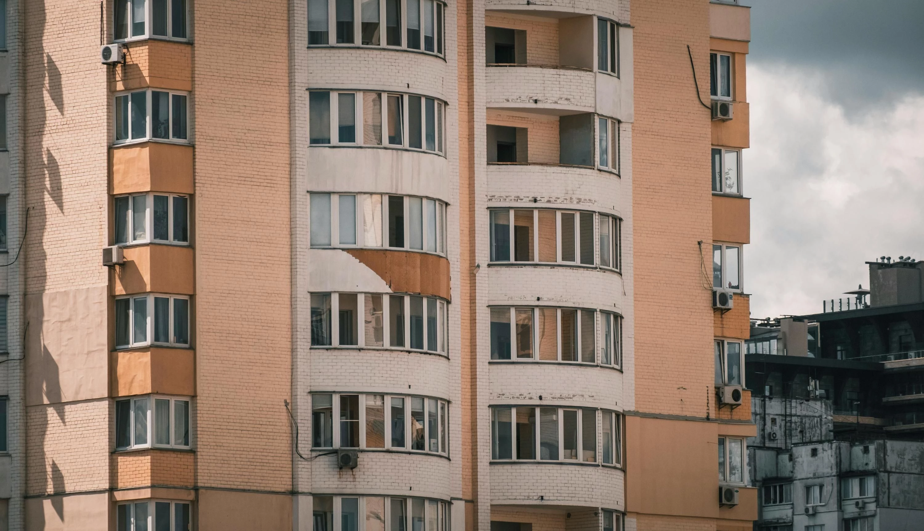 Скільки потрібно зібрати грошей, щоб купити житло за програмою 
