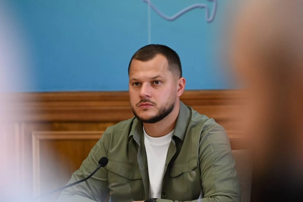 У Києві збудують резервні переправи та розглядають тунель під Дніпром: деталі від Мінвідновлення