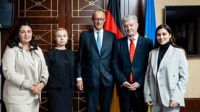 Порошенко встретился с канцлером Германии Мерцем в Киеве: обсудили прекращение огня, потребности фронта и ПВО