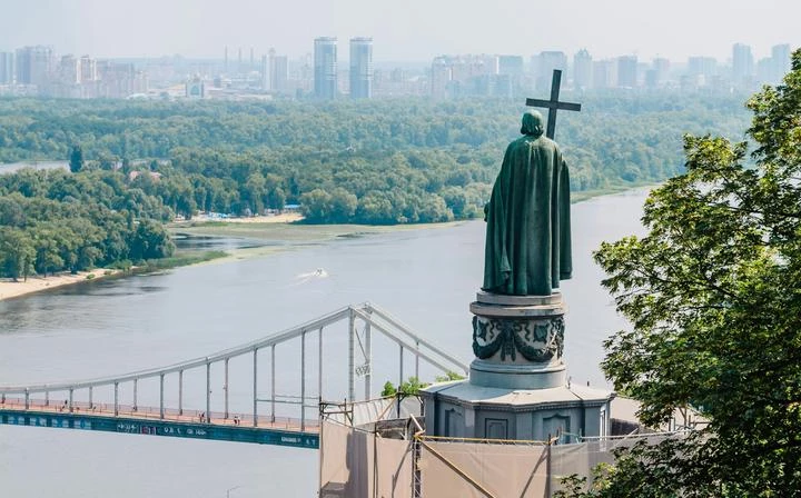 Посольства стран ЕС массово ответили на угрозы МИД РФ уехать из Киева